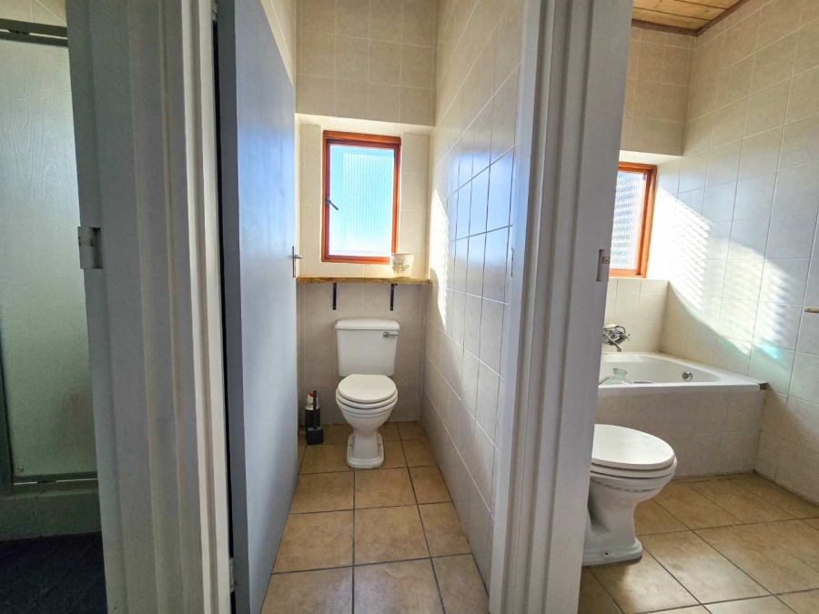2 Bedroom Property for Sale in Stilbaai Wes Western Cape